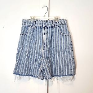 Free People high waisted distressed jean shorts size 31